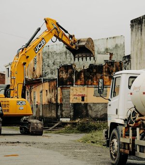 Imóveis com risco de desabamento no Pinheiro serão demolidos nesta terça (5)