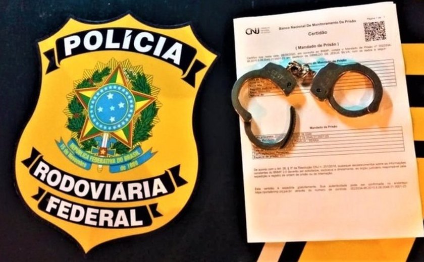 PRF prende homem que estava foragido por quatro crimes, em Palmeira dos Índios