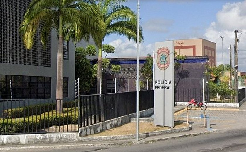 Homem é preso após invadir sede da Polícia Federal no bairro do Jaraguá, em Maceió