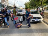 Pedestre é atropelado por moto e trânsito fica lento na Fernandes Lima