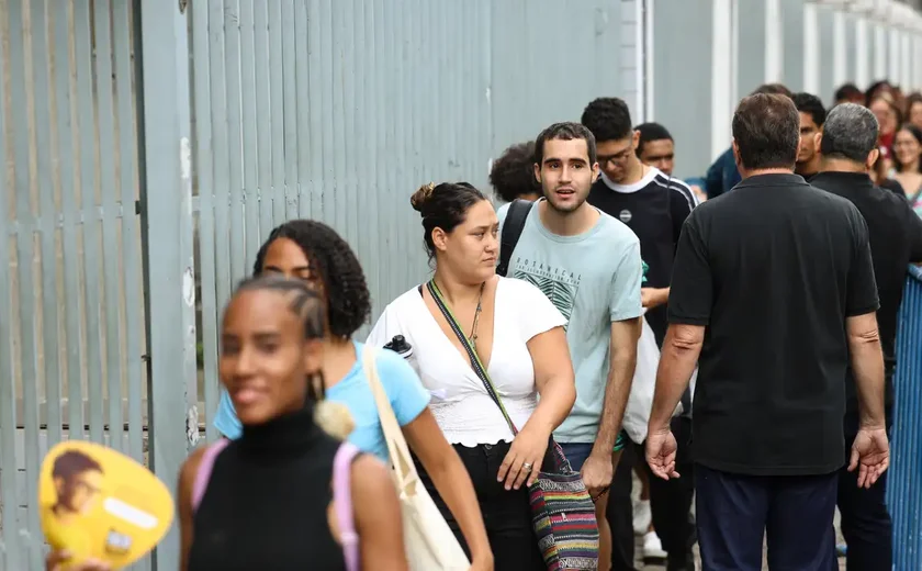 Enem 2025: cerca de 70% dos inscritos fizeram segunda dia de provas