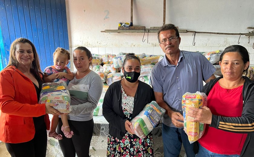 Ibateguara entrega doações recebidas pelo Governo do Estado para famílias afetadas pela enchente