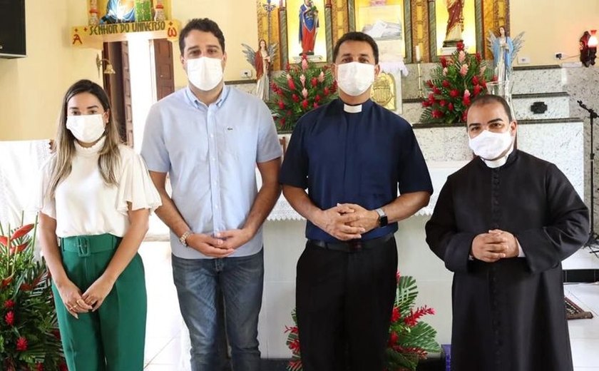 Paróquia Senhora Sant’Ana se despede do padre Lourenço Jr e acolhe o padre Cícero