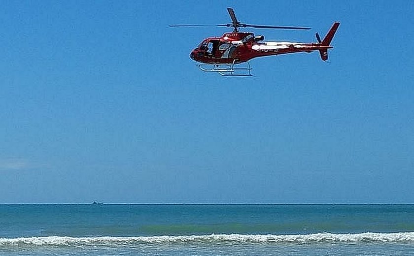 Banhista sofre mal súbito e morre afogado na Praia de Ponta Verde, em Maceió