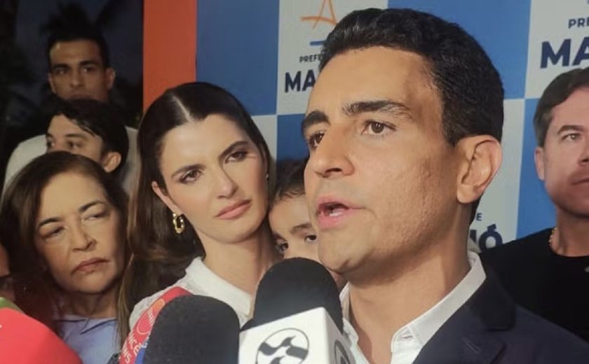 JHC anuncia saída da Prefeitura de Maceió para disputar eleições de 2026