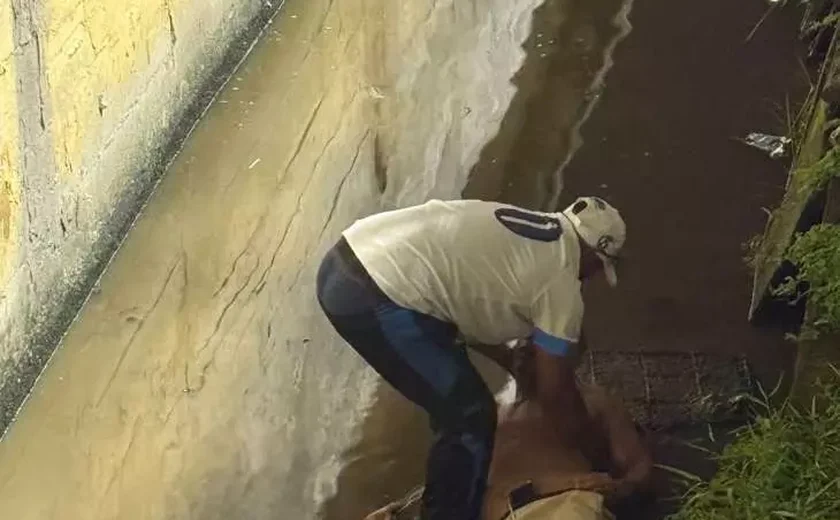 Torcedor sofre trauma na perna e fica desacordado após cair em fosso do Rei Pelé