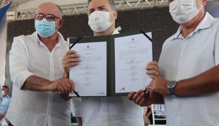 Renan Filho e Kil de Freitas assinam ordem de serviço para a pavimentação do Robertão, em União dos Palmares