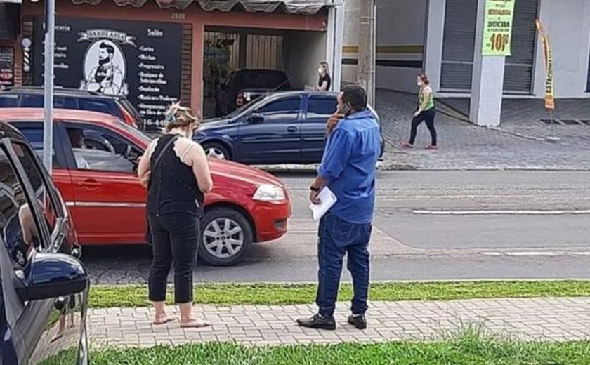 Mulher morde marido, casal vai parar na delegacia e sai para jantar