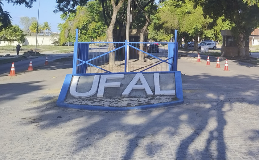 Ufal adia concurso para docentes devido à falta de recursos financeiros