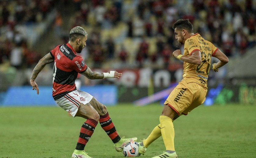 Flamengo enfrenta Barcelona em busca de vaga na final