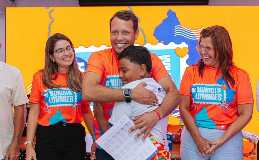 Hora de voar: Prefeito Remi Filho anuncia nova turma para intercâmbio em Londres