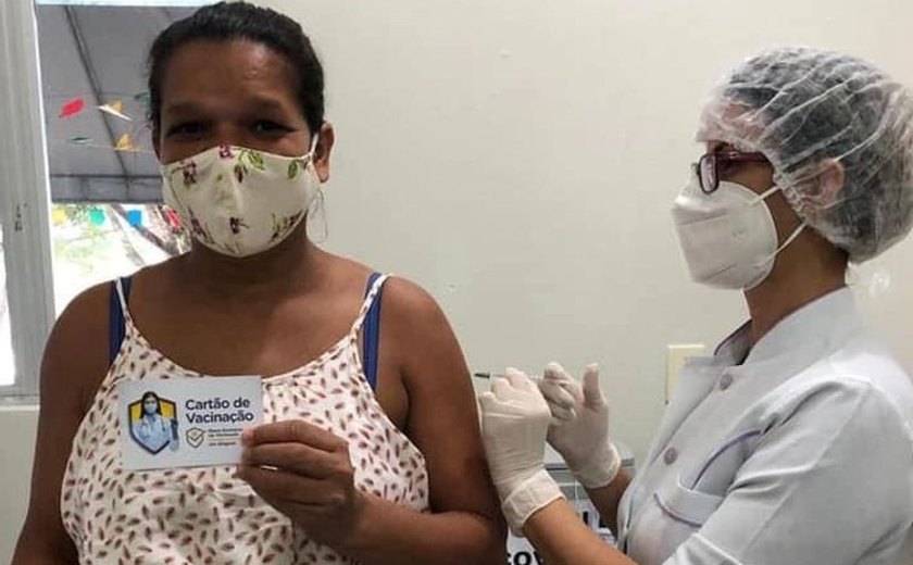 Santana do Mundau é o 2º município que mais vacina contra a COVID-19 em Alagoas