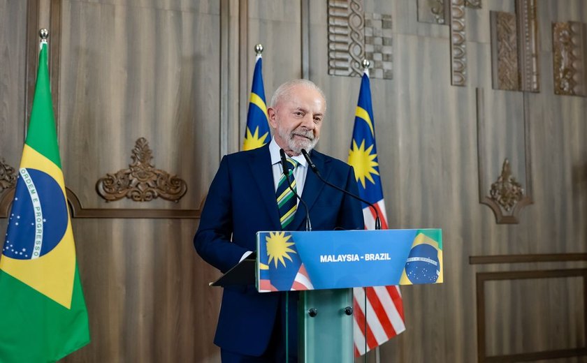 'Ele tem meu telefone e eu tenho o dele', diz Lula sobre Trump