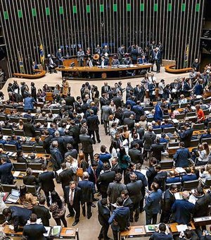 Câmara aprova texto-base da PEC dos Precatórios em segundo turno