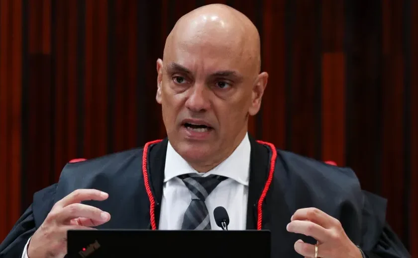 Moraes diz que Do Val não quis formalizar denúncia e ironiza tentativa de golpe: “ideia genial”