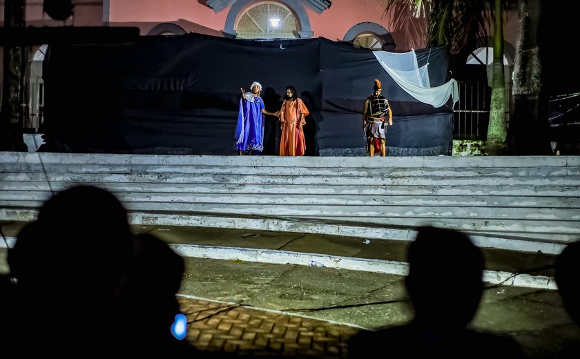 Prefeitura de Ibateguara leva peça teatral da Paixão de Cristo para o município