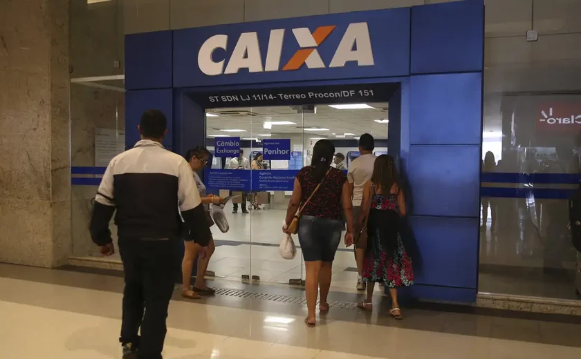 Caixa libera abono salarial para nascidos em julho e agosto