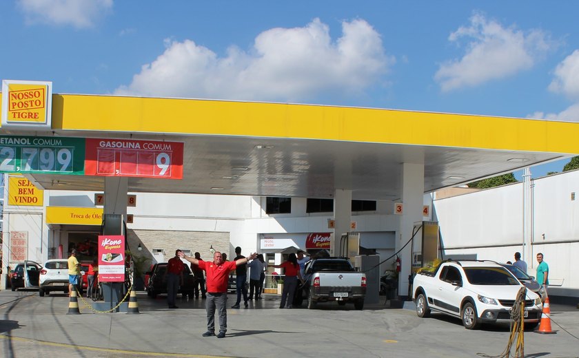 Após aumento nas distribuidoras, gasolina em AL pode chegar a R$ 5,62