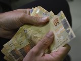 Beneficiários com NIS final 2 recebem hoje Auxílio Brasil