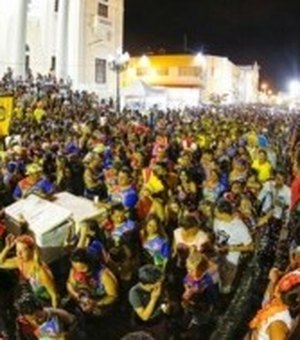 Carnaval em 2022? AMA recomenda prudência e diz que pandemia de Covid-19 ainda não acabou