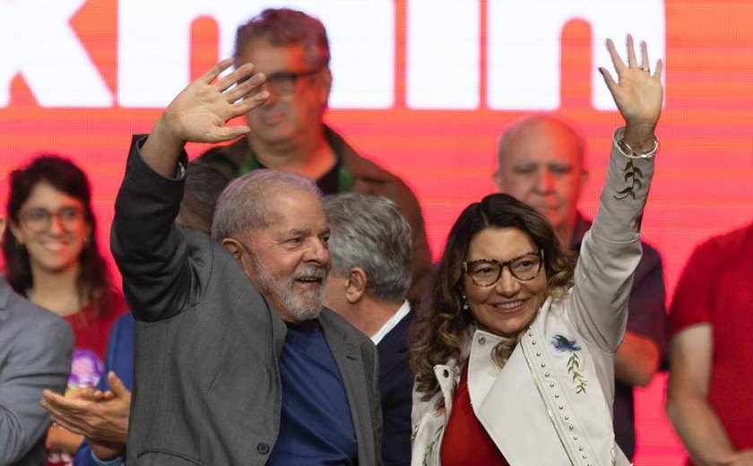 Janja ataca propaganda eleitoral com Michelle Bolsonaro: “Cara de pau”