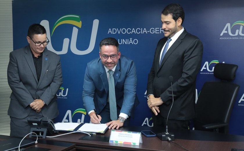 Paulo Dantas assina acordo de R$ 1,1 bi em precatórios do Fundef em 3 anos