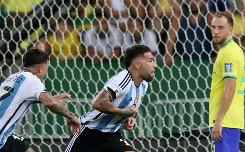 Brasil cai para Argentina em jogo marcado por pancadaria