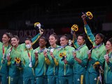 Brasil é dominado pelos EUA e é prata no vôlei feminino em Tóquio