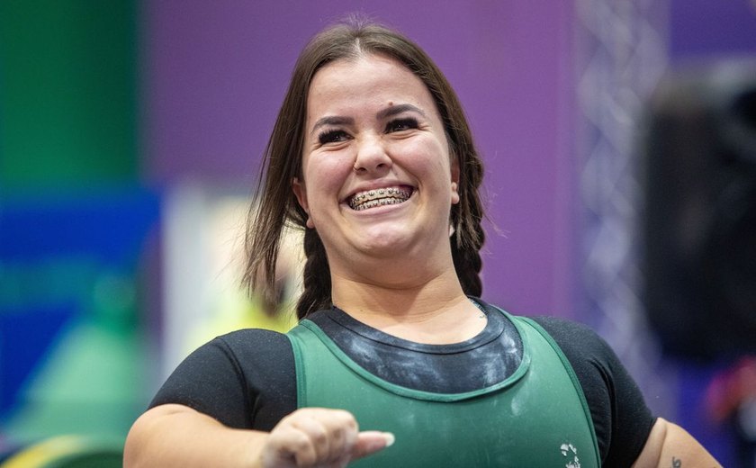 Mariana D'Andrea é campeã mundial de halterofilismo paralímpico