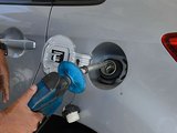 Preço da gasolina diminui e do diesel aumenta para distribuidoras