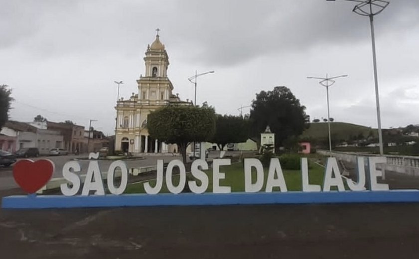 Prefeita de São José da Laje anuncia aumento de 7% para profissionais da educação e reforça investimentos
