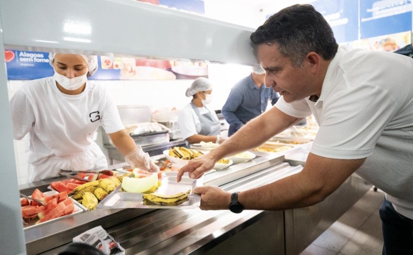 Governador entrega 1º Restaurante Popular Alagoas Sem Fome Arapiraca