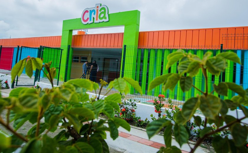 Governador Paulo Dantas assume administração de Creches CRIA em Maceió