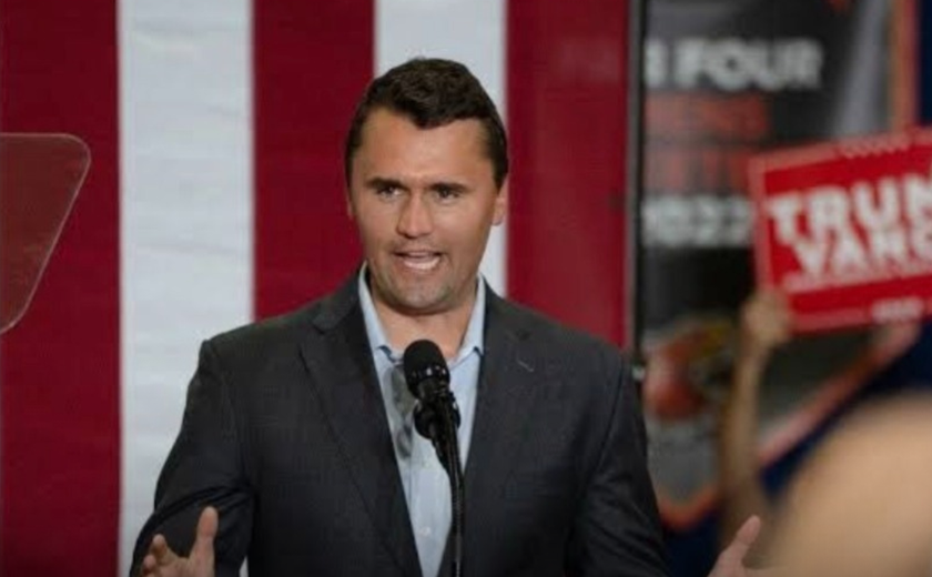 Zona10 - Ativista conservador Charlie Kirk é declarado morto após ser  baleado em evento universitário
