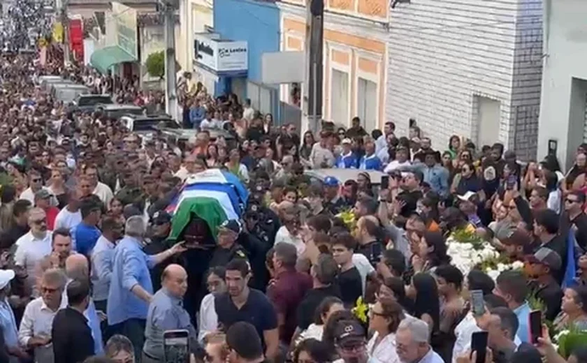 Quebrangulo se despede com comoção do ex-prefeito Marcelo Lima