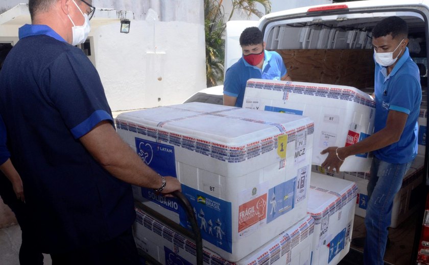 Alagoas recebe mais de 65.300 doses de vacinas contra a Covid-19