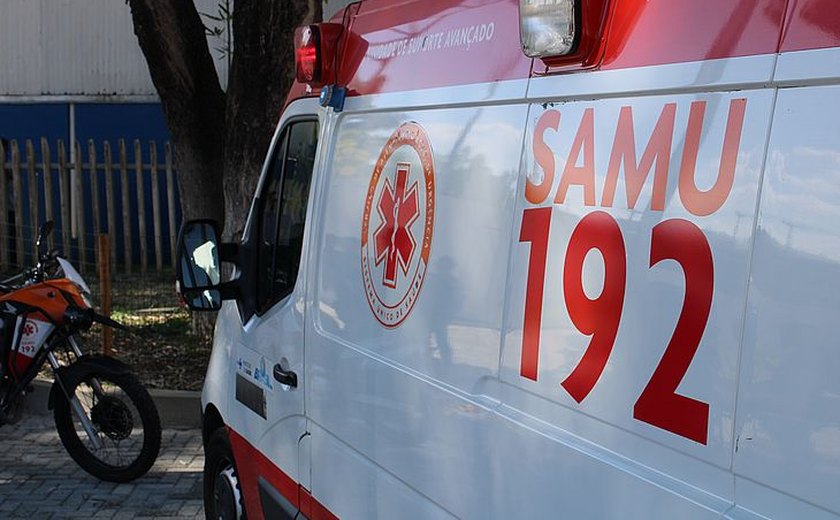 Morador de rua leva golpe de faca no pescoço enquanto dormia, em Arapiraca