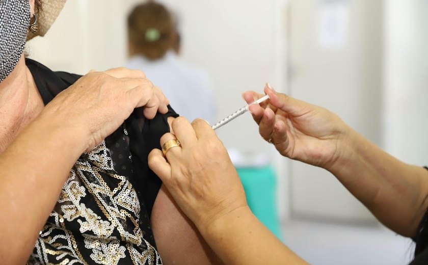 Covid: fevereiro termina com melhor cenário desde início da pandemia