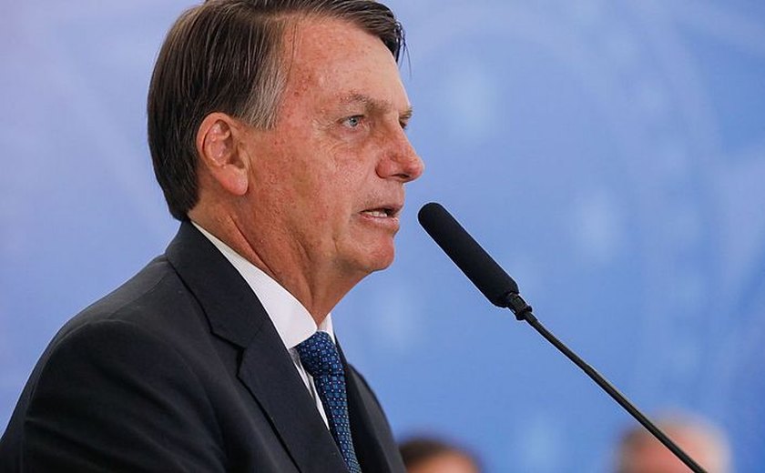 Bolsonaro diz que vai prorrogar por dois anos desoneração da folha de pagamento de 17 setores