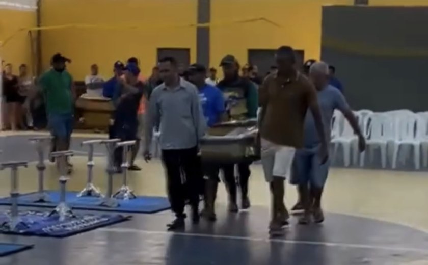 Tragédia de Coité do Nóia: corpos chegam para sepultamento coletivo