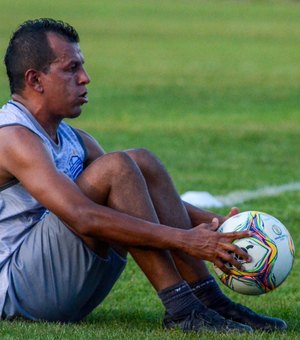 Ídolo azulino, Didira vive expectativa de jogar mais um Clássico das Multidões: 'Vai ser especial'