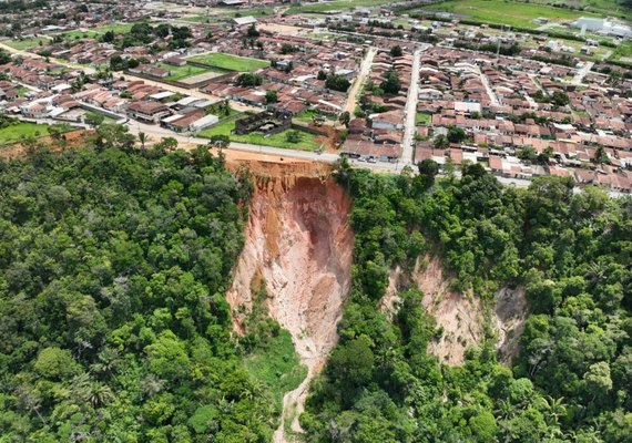 Defesa Civil de Maceió recomenda medidas urgentes para conter avanço de voçoroca em Rio Largo