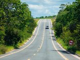 Governo de Alagoas injeta R$ 65,5 milhões na Barra de Santo Antônio, impulsionando infraestrutura e turismo local.