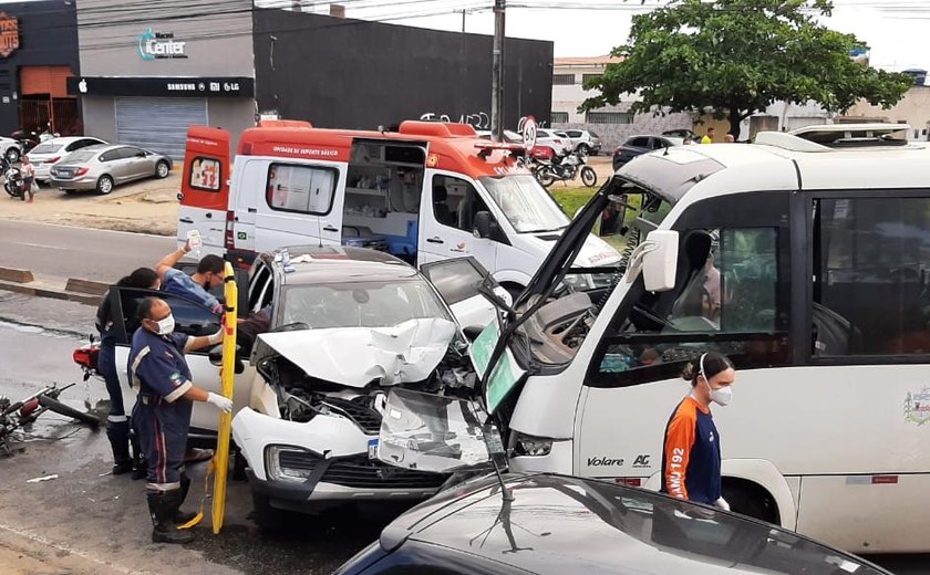 Boletim médico atualiza estado de saúde das vítimas de acidente na Via Expressa