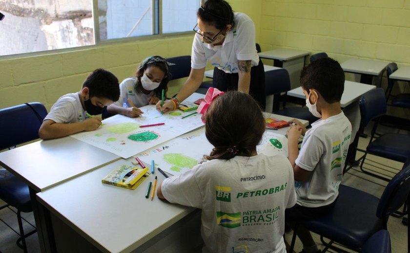 MEC lança cursos a distância para professores da educação infantil