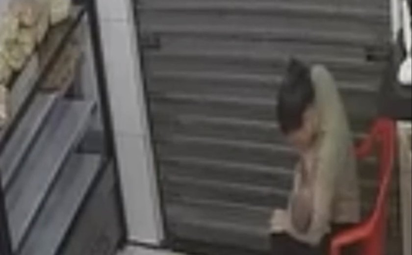 Solidariedade: Agente de trânsito amamenta bebê de vítima de tentativa de feminicídio em Alagoas