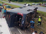 Bombeiros divulgam vídeo do acidente com ônibus de dupla sertaneja; veja