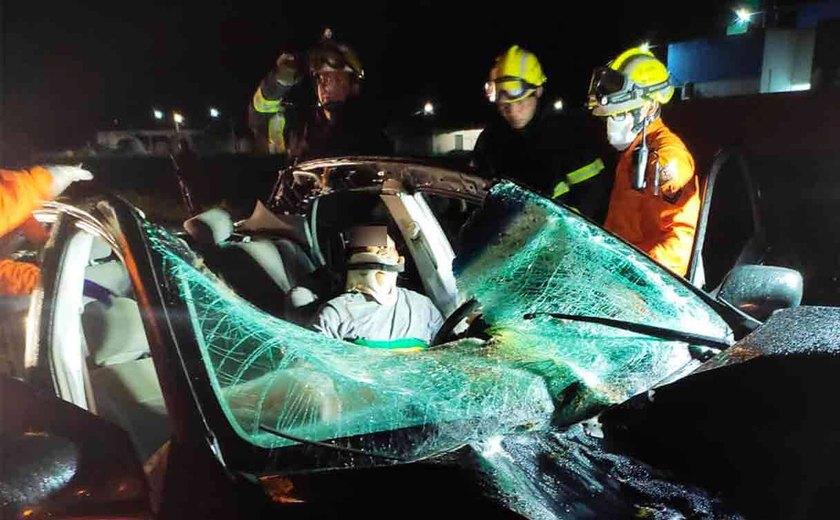 Motorista fica ferido após colidir com um cavalo em São José da Laje