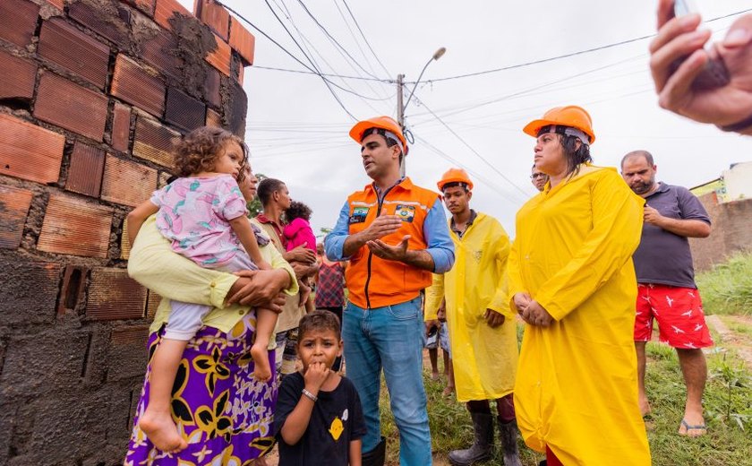 Prefeito JHC anuncia R$ 6,5 milhões do governo federal para ajudar as famílias vítimas das chuvas