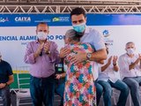 Prefeito JHC entrega residencial no Benedito Bentes e realiza sonho de 480 famílias carentes